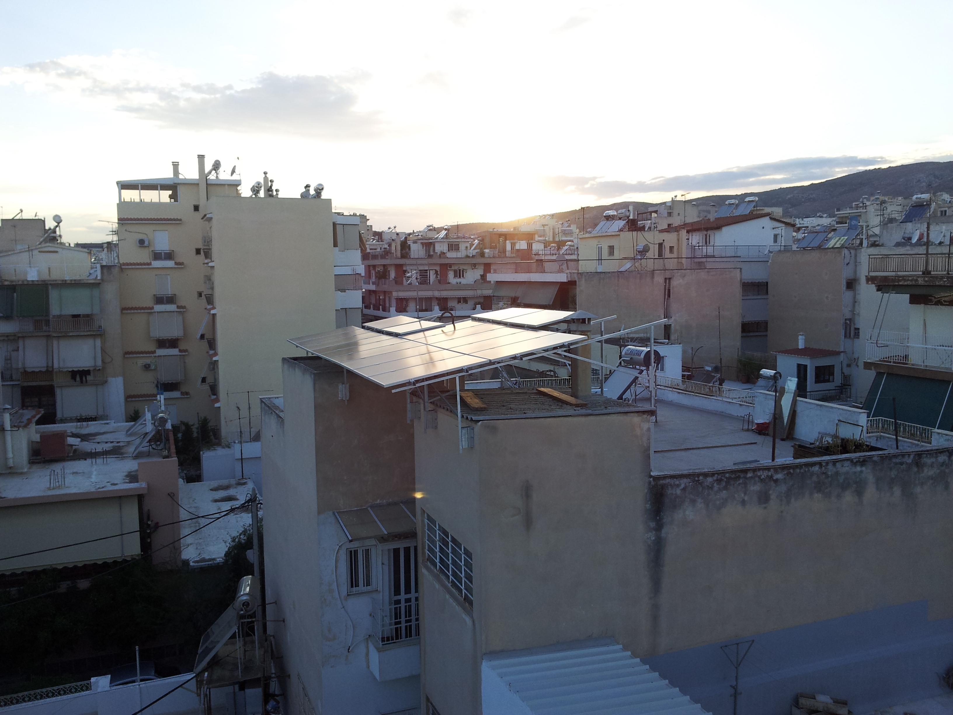 Οικιακό φωτοβολταϊκό σε ταράτσα